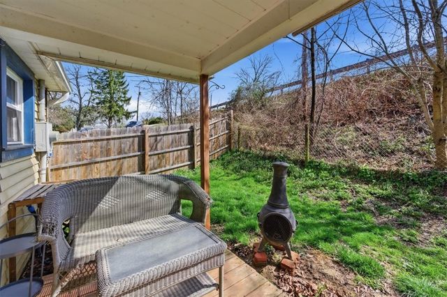 1135 Locust Ave, South Strabane, PA 15301