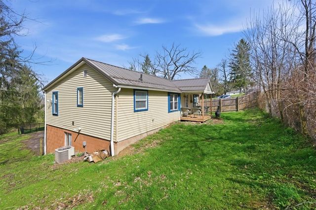 1135 Locust Ave, South Strabane, PA 15301
