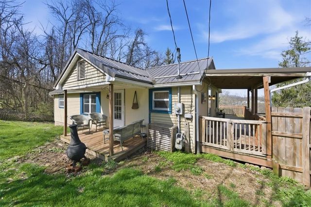 1135 Locust Ave, South Strabane, PA 15301