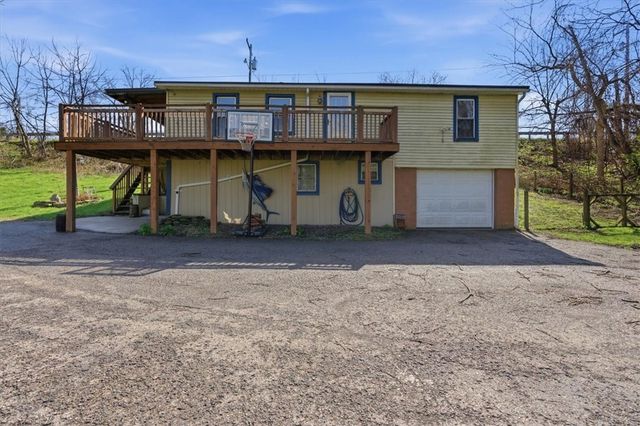 1135 Locust Ave, South Strabane, PA 15301