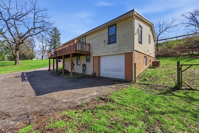 1135 Locust Ave, South Strabane, PA 15301