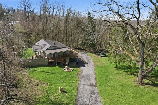 1135 Locust Ave, South Strabane, PA 15301