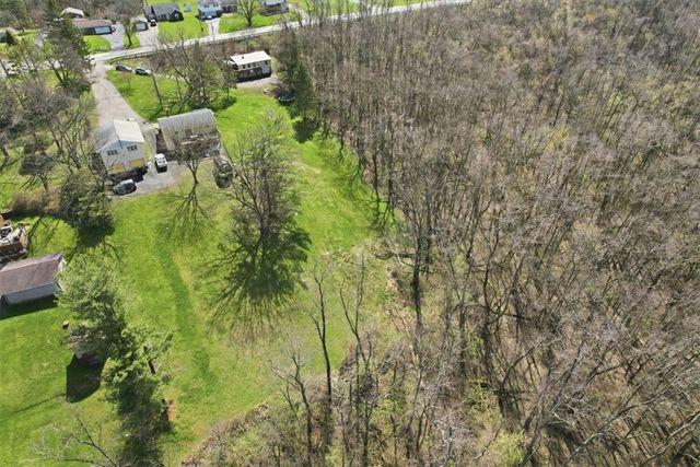 1135 Locust Ave, South Strabane, PA 15301