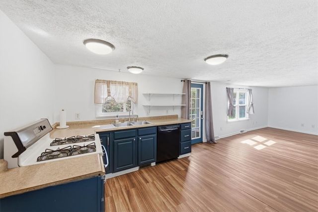 1135 Locust Ave, South Strabane, PA 15301