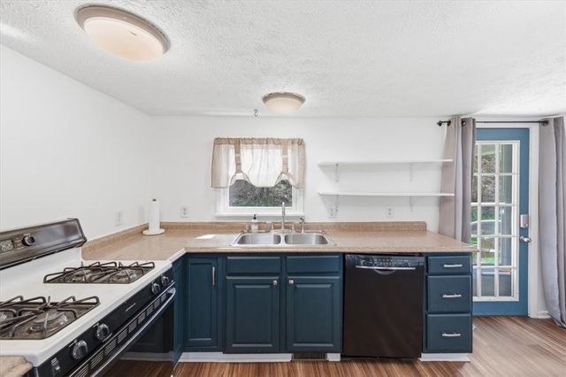 1135 Locust Ave, South Strabane, PA 15301