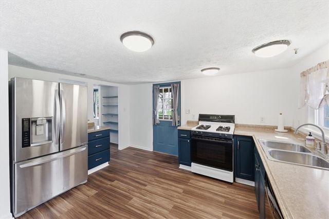 1135 Locust Ave, South Strabane, PA 15301