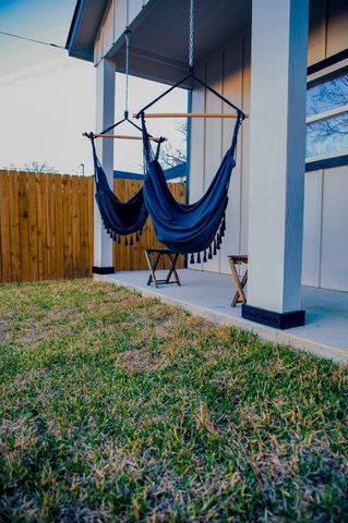 2931 Alaska Avenue, Dallas, TX 75216