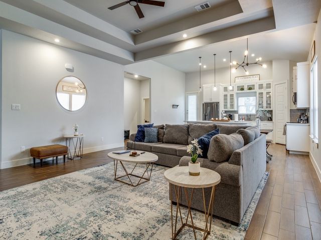 2931 Alaska Avenue, Dallas, TX 75216