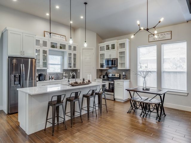 2931 Alaska Avenue, Dallas, TX 75216