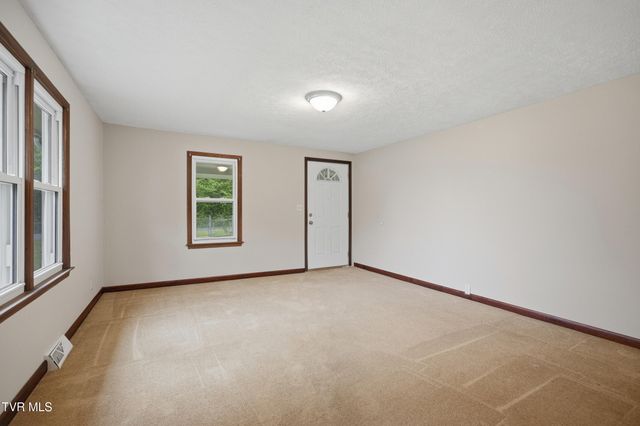 1515 Crackers Neck Road, Big Stone Gap, VA 24219