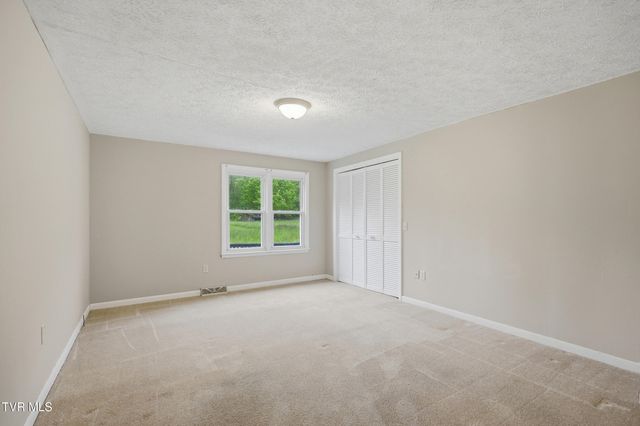 1515 Crackers Neck Road, Big Stone Gap, VA 24219