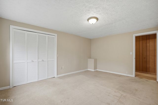 1515 Crackers Neck Road, Big Stone Gap, VA 24219