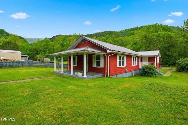 1515 Crackers Neck Road, Big Stone Gap, VA 24219