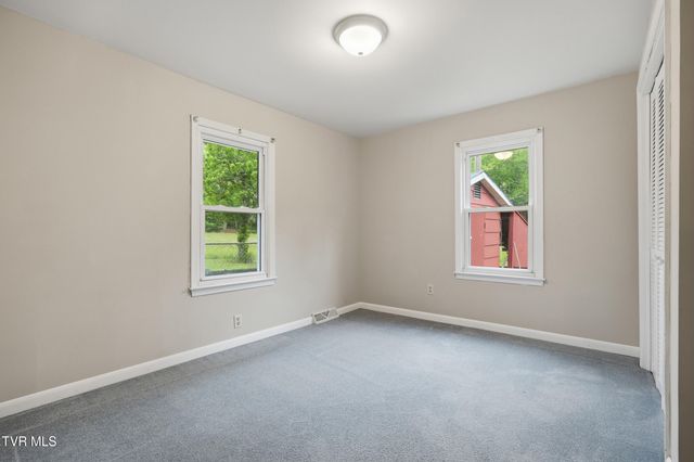 1515 Crackers Neck Road, Big Stone Gap, VA 24219