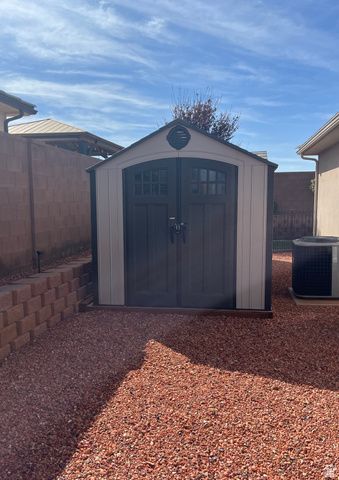 1228 E GORDON LN, Washington, UT 84780