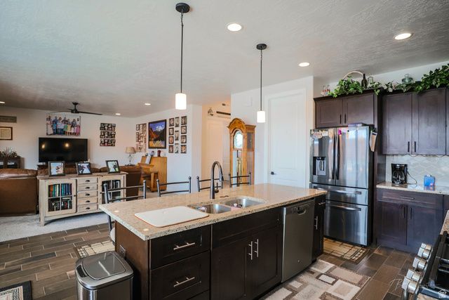 1228 E GORDON LN, Washington, UT 84780