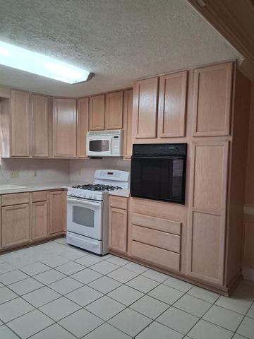 12323 W Bellfort Street, Stafford, TX 77477
