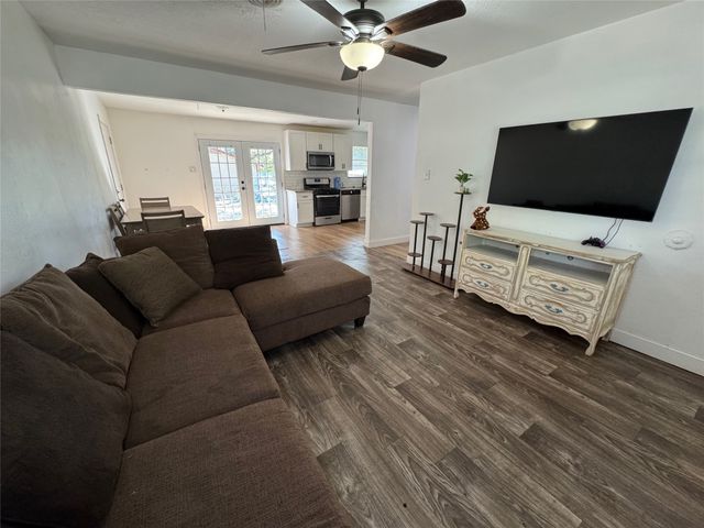 5200 Mcquade Street, Haltom City, TX 76117