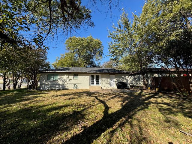 5200 Mcquade Street, Haltom City, TX 76117