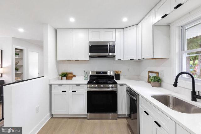 5505 BARKER PL, Lanham, MD 20706