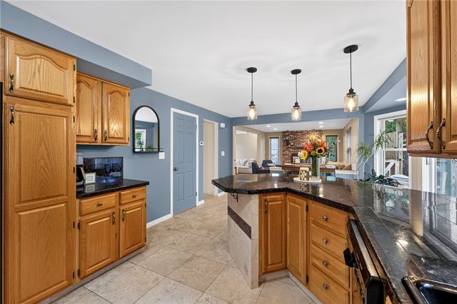 619 Galbro Circle, Webster, NY 14580