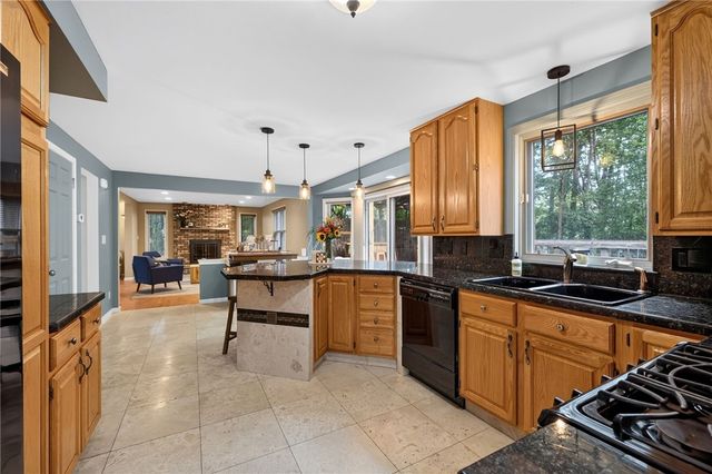 619 Galbro Circle, Webster, NY 14580