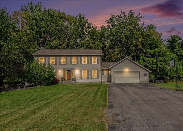 619 Galbro Circle, Webster, NY 14580