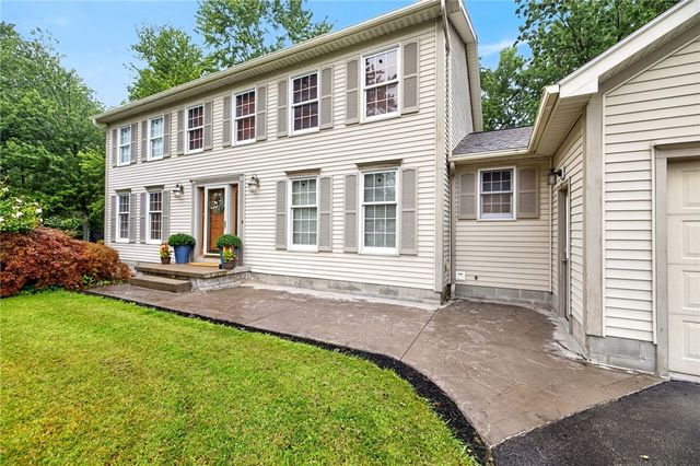 619 Galbro Circle, Webster, NY 14580