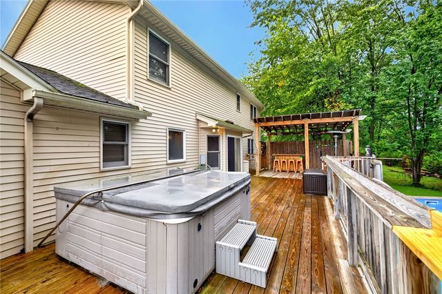 619 Galbro Circle, Webster, NY 14580