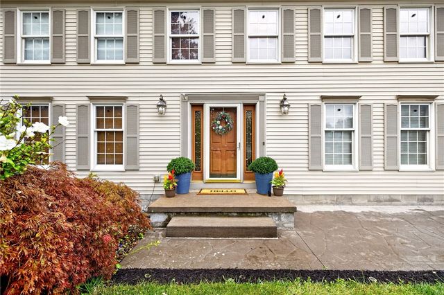 619 Galbro Circle, Webster, NY 14580