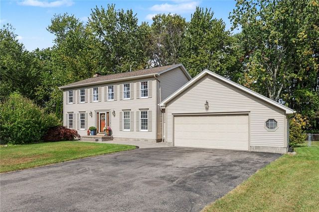 619 Galbro Circle, Webster, NY 14580