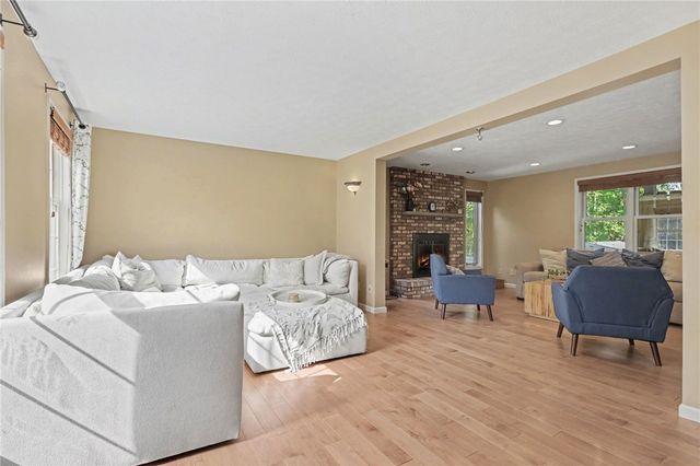 619 Galbro Circle, Webster, NY 14580