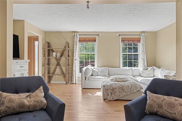 619 Galbro Circle, Webster, NY 14580