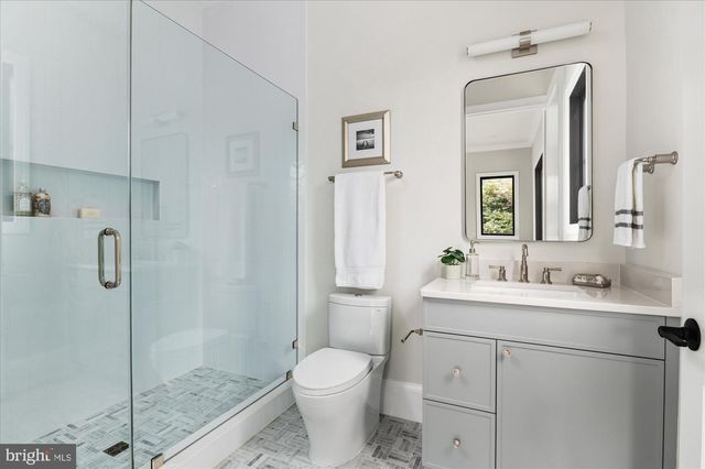 5908 CALLA DR, Mclean, VA 22101