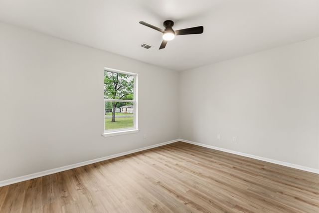 180 Woodard Lane, Bruceville, TX 76630