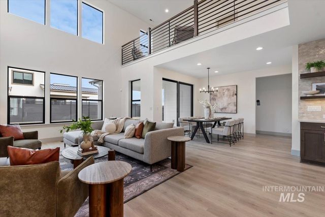 7624 W Old School St Fremont, Meridian, ID 83646