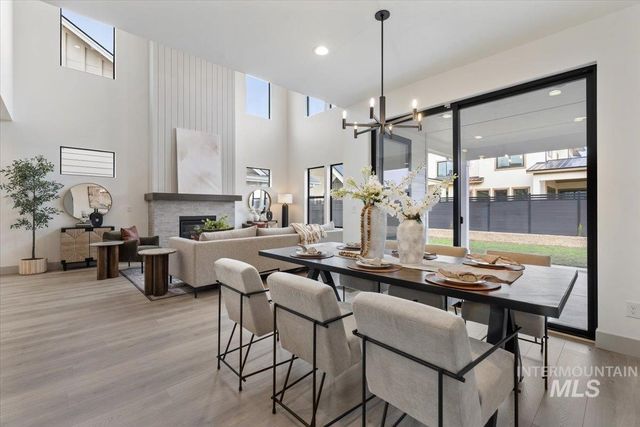 7624 W Old School St Fremont, Meridian, ID 83646