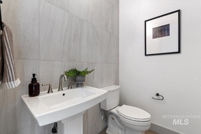 7624 W Old School St Fremont, Meridian, ID 83646