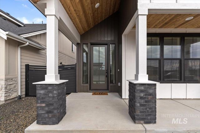 7624 W Old School St Fremont, Meridian, ID 83646