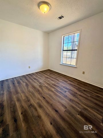 47 Fairview Street, Evergreen, AL 36401