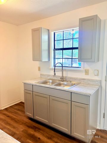 47 Fairview Street, Evergreen, AL 36401