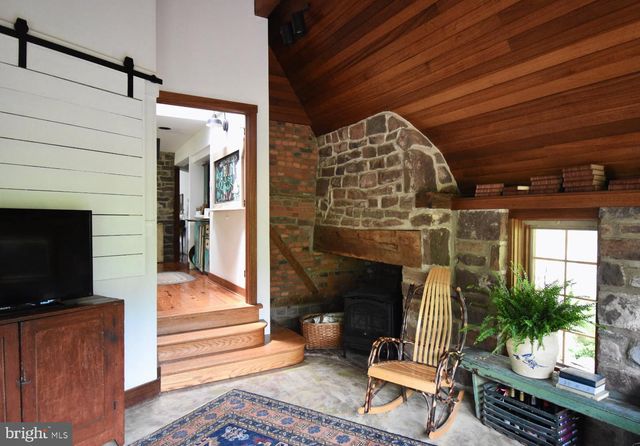 1047 COWPATH RD, Hatfield, PA 19440