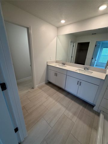32985 TWIN FLOWER AVE, Wesley Chapel, FL 33545