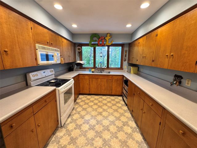 1209 WILKINS Road, Erie, PA 16505