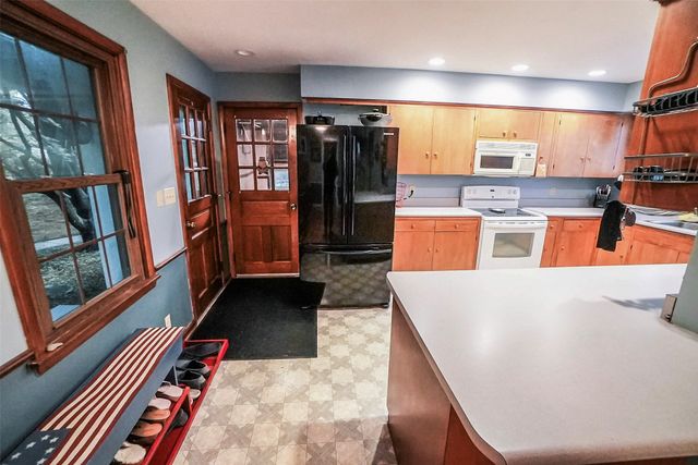 1209 WILKINS Road, Erie, PA 16505