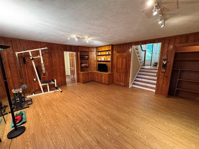 1209 WILKINS Road, Erie, PA 16505