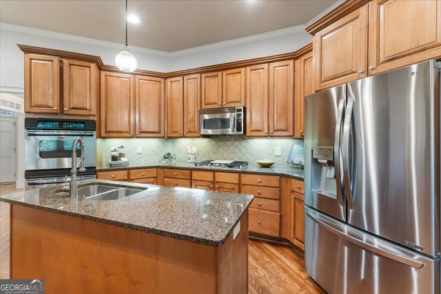 525 Big Bend Trail, Sugar Hill, GA 30518