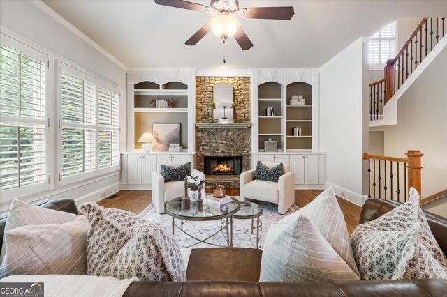 525 Big Bend Trail, Sugar Hill, GA 30518