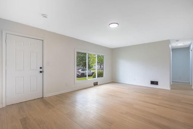 812 S Walnut Street 812 S Walnut Street, Urbana, OH 43078