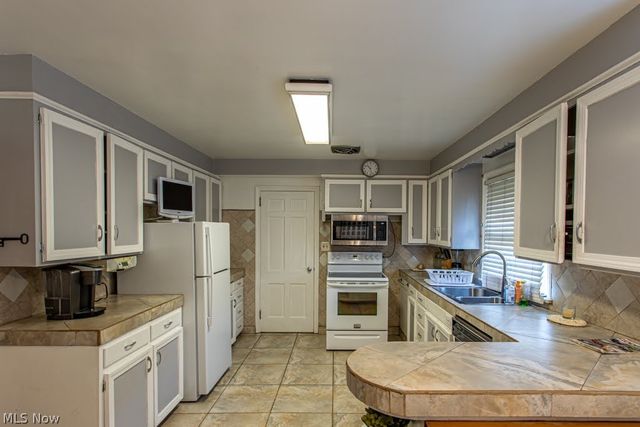 455 Redondo Road, Youngstown, OH 44504